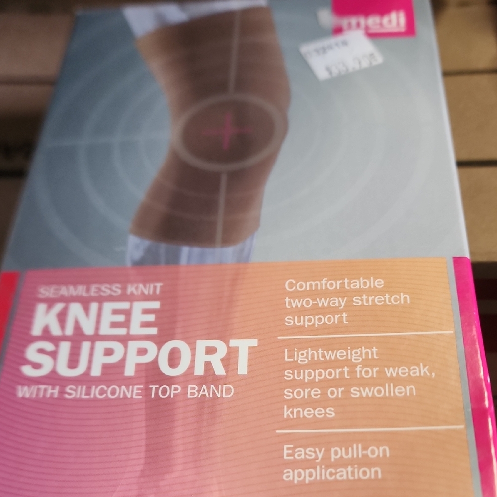Seamless Knit Knee Support with Silicone Top Band Medium